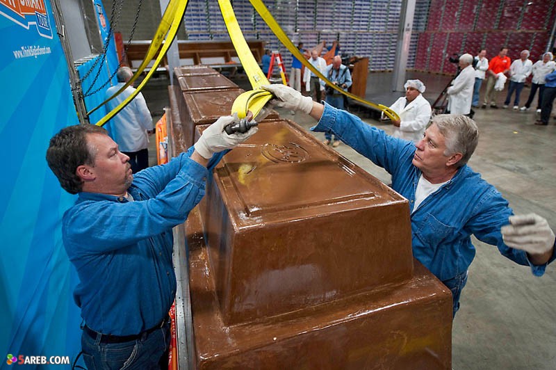 أكبر لوح شوكولاتة في العالم وزنه أكثر من 5 أطنان